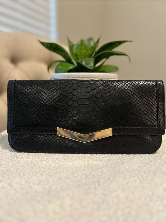 Time's Arrow Handbags - Times Arrow Black Leather Clutch Purse  Quiet Luxury Old Money Classic Chic